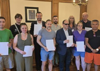 La hostelería de Brihuega incorpora cartas en braille para garantizar un turismo accesible