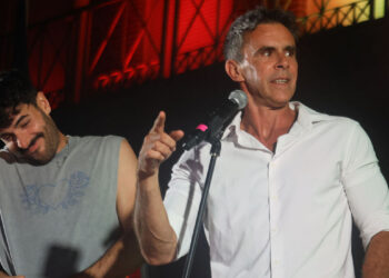 La segunda edición de «Furor» reúne a centenares de personas en Cabanillas, en una animada noche de música y diversión