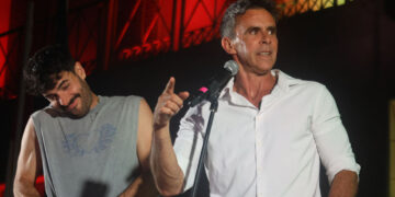 La segunda edición de «Furor» reúne a centenares de personas en Cabanillas, en una animada noche de música y diversión