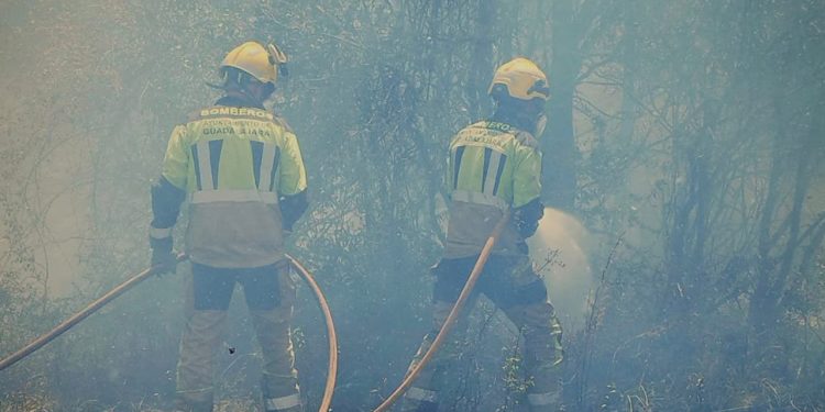 Los Bomberos de Guadalajara regresan a la ciudad tras una semana de trabajo continuo en el incendio de La Mierla Los Bomberos de Guadalajara regresan a la ciudad tras una semana de trabajo continuo en el incendio de La Mierla