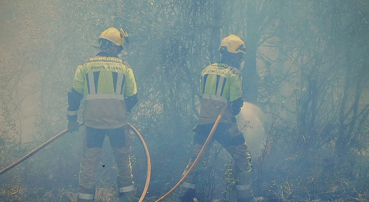 Los Bomberos de Guadalajara regresan a la ciudad tras una semana de trabajo continuo en el incendio de La Mierla 1 Los Bomberos de Guadalajara regresan a la ciudad tras una semana de trabajo continuo en el incendio de La Mierla