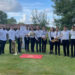 Los catorce músicos de la Rural Band de Cuenca que actuarán en la Sala Dorada de Viena 3 La agrupación musical conquense Rural Band viajará a Viena del 9 al 12 de julio para participar en un encuentro internacional de agrupaciones de distintos países. Bajo la dirección de Pablo Martínez Valiente, la formación actuará en la jornada inaugural del festival y formará parte de la competición oficial del certamen frente a conjuntos de todo el mundo. Este proyecto permite a la formación llevar el nombre de la ciudad a varios de los recintos históricos e institucionales más importantes de la capital austríaca. Para hacer frente a los gastos de desplazamiento y logística, la iniciativa cultural ha contado con el respaldo de Globalcaja. La expedición que asume este compromiso está compuesta por catorce integrantes locales que cubren las distintas secciones instrumentales: Pablo Martínez asume la dirección del proyecto Diego Bueno y Víctor Cañas se encargan de las flautas Isabel Alcázar y Marta Olona interpretan los clarinetes Sergio Bascuñana está al frente del fagot Nazaret Conejero y Álvaro Sáiz tocan los saxofones Javier Daza y Pedro Álvarez forman la sección de trompetas Ángel Rodríguez se encarga del trombón Jure Mocivnik interpreta la tuba Hugo López y Carlos Marín dirigen la percusión Calendario de actuaciones en Austria Durante su estancia en la ciudad, la banda conquense deberá afrontar un programa de alta exigencia artística dividido en cuatro escenarios emblemáticos: 9 de julio: Apertura del festival en el Hofburg Palace 10 de julio: Concierto en el Schönbrunn Palace Theatre 11 de julio: Actuación en la House of Strauss y participación en la competición oficial 12 de julio: Concierto de clausura en la reconocida Sala Dorada del Musikverein Hemeroteca y evolución internacional Tal y como refleja el archivo histórico de Liberal de Castilla, la llegada de la Rural Band a espacios como la Sala Dorada del Musikverein no es producto del azar, sino el resultado de una estrategia de internacionalización mantenida durante los últimos años. El proyecto de Pablo Martínez Valiente ha evolucionado paso a paso hasta afianzarse en el circuito europeo de agrupaciones jóvenes. El primer gran salto continental quedó registrado cuando representaron a España en el festival Eurochestries de Francia durante las ediciones de 2022 y 2024. Esta madurez escénica se tradujo en galardones concretos, destacando el Primer Premio en el International Youth Music Festival de Bratislava conseguido en el año 2023. Más recientemente, en 2025, la formación sumó a su currículo el paso por el Kostoski Festival de Ohrid, en Macedonia del Norte. Todo este recorrido consolida a la banda no solo como un activo cultural de Cuenca, sino como un proyecto de ambición artística que continúa ampliando sus fronteras.