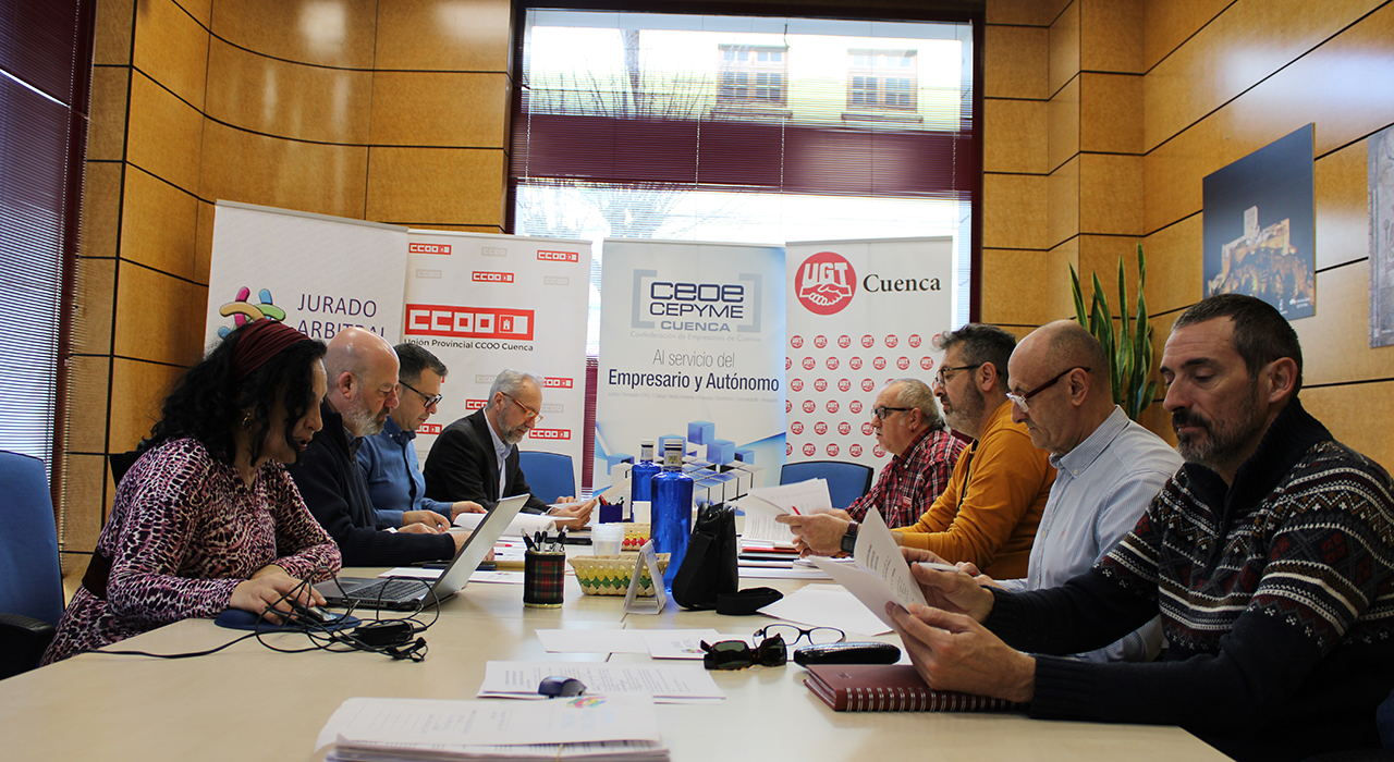 Los transportistas de Cuenca retoman la negociación con los sindicatos frente a la crisis del combustible 2 Los transportistas de Cuenca retoman la negociación con los sindicatos frente a la crisis del combustible