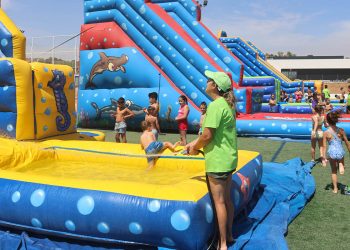 Fiestas 2026 de Cabanillas: hinchables acuáticos y flamenco animan la mañana del jueves