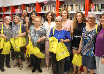 Más de 150 mayores de la Cuenca rural aprenden a esquivar estafas y usar internet con el programa ‘Enredados’