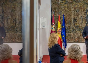 Page: “Este Gobierno no levanta muros, más bien arreglamos los muros de las iglesias, de los monumentos y las murallas históricas”