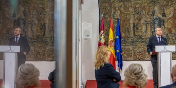 Page: “Este Gobierno no levanta muros, más bien arreglamos los muros de las iglesias, de los monumentos y las murallas históricas”