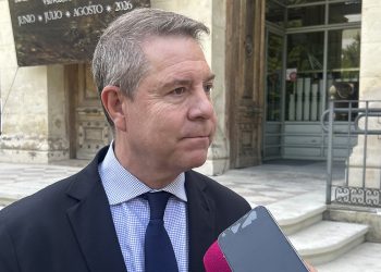 Page se despide de Isidoro Gómez Cavero en Cuenca: «Nos convertiremos en herederos de su pasión por la ciudad»
