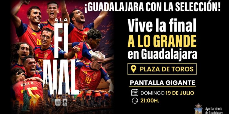 Pantalla gigante en la Plaza de Toros de Guadalajara para la final del Mundial