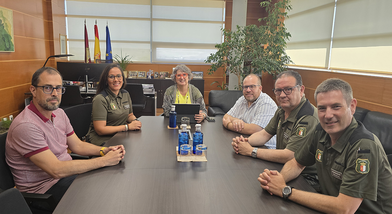 Paula Gimeno asume en Villanueva de Alcorón la primera coordinación comarcal femenina de agentes medioambientales 2 Paula Gimeno asume en Villanueva de Alcorón la primera coordinación comarcal femenina de agentes medioambientales