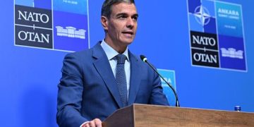 Pedro Sánchez y García-Page evalúan hoy en el puesto de mando de Tamajón el operativo por el incendio de La Mierla