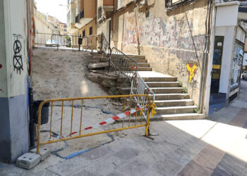 REBI repone las escaleras de la calle María Luisa Vallejo al no concretarse la actuación alternativa planteada para mejorar la accesibilidad