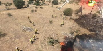 Rápida actuación en Sienes: extinguido un incendio de matorral tras el despliegue de seis medios aéreos