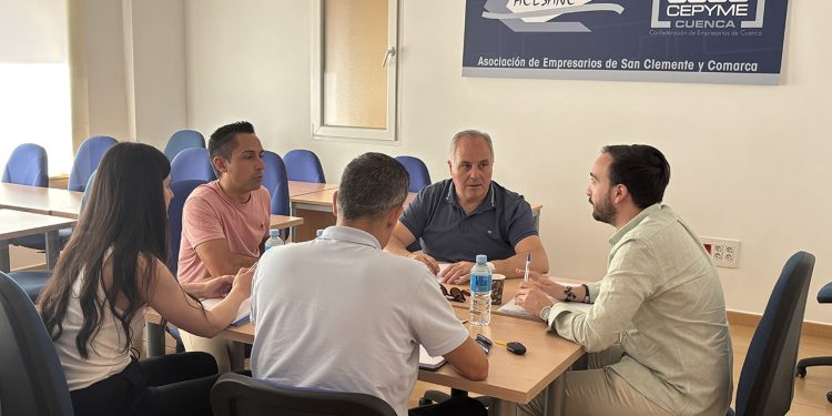 San Clemente prepara suelo industrial en el Polígono San José para atraer nuevas empresas a la comarca San Clemente prepara suelo industrial en el Polígono San José para atraer nuevas empresas a la comarca