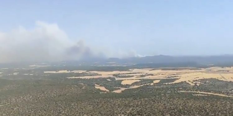 Selas amplía las evacuaciones por el incendio y mantiene cortada la N-211 Selas amplía las evacuaciones por el incendio y mantiene cortada la N-211