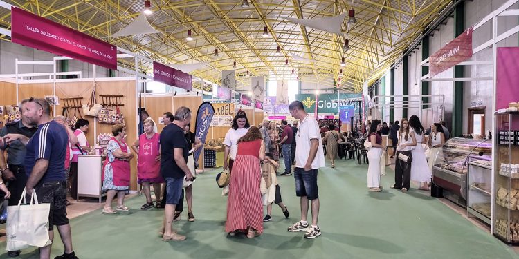 Tortosa muestra su satisfacción por “la gran afluencia de público y los resultados económicos” en la LII Feria Internacional del Ajo de Las Pedroñeras Tortosa muestra su satisfacción por “la gran afluencia de público y los resultados económicos” en la LII Feria Internacional del Ajo de Las Pedroñeras
