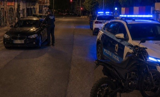Un conductor de Cuenca, multado por llevar cuatro reformas ilegales en su coche durante los controles nocturnos