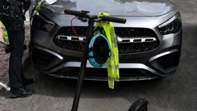 Un conductor de patinete acaba en el Hospital de Cuenca tras chocar con un coche en República Argentina Un conductor de patinete acaba en el Hospital de Cuenca tras chocar con un coche en República Argentina