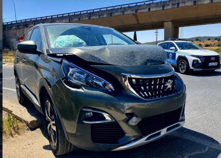 Un herido trasladado al Hospital de Cuenca tras un choque junto a la rotonda de Decathlon
