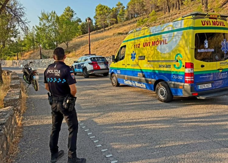 Un motorista es trasladado al Hospital de Cuenca tras salirse de la vía en el camino de San Isidro