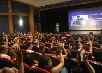 Unos 500 peñistas de Cabanillas participan en las charlas de formación para disfrutar de unas Fiestas “con cabeza”