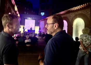 La electrónica hace vibrar el patio del Museo Francisco Sobrino con el debut de Modis