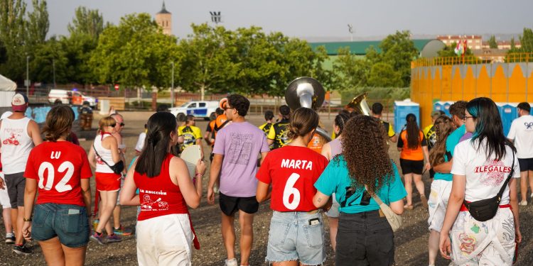 La Ruta y la Cena de Peñas llenan de ambiente el miércoles de las Fiestas de Cabanillas 1 ruta de las penas 2026 aper 1