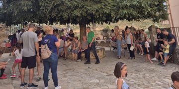 Artesanía para mantener vivo el patrimonio: Barbalimpia amplía su mercadillo solidario a favor de su iglesia románica