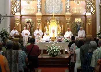 Cabanillas abrirá al público su histórico campanario con una inversión de 70.000 euros anunciada en las bodas de oro de su párroco