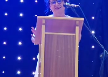 Rosa María Caballero reivindica en Navalón el orgullo de pertenecer a un pueblo “donde están nuestras raíces”