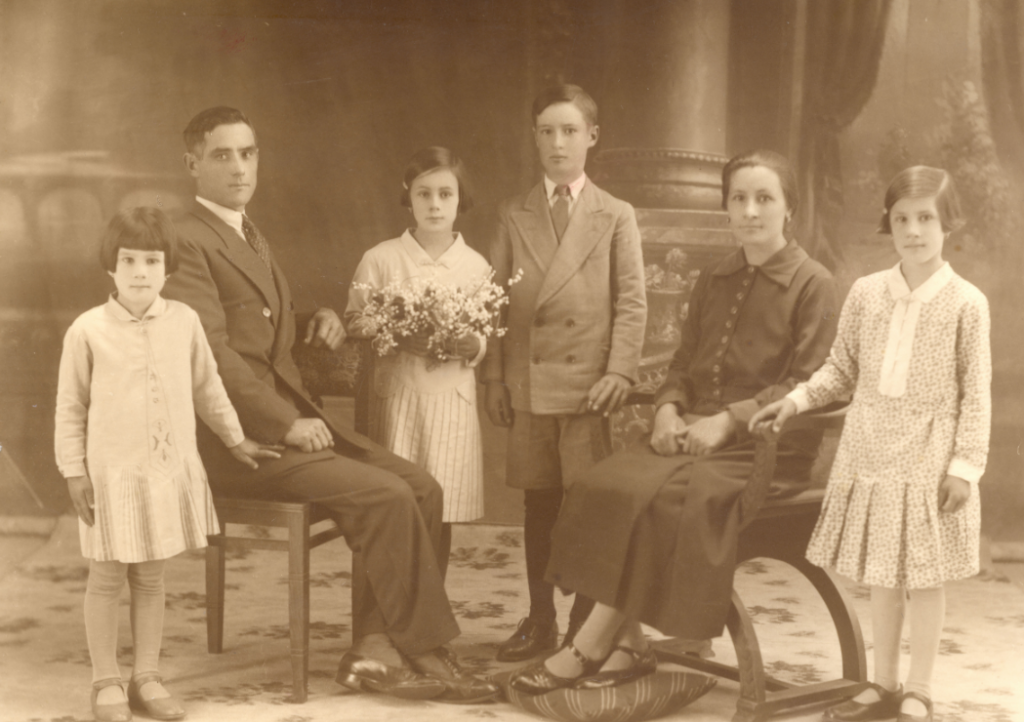 El Gobierno regional promueve la exposición virtual de fotografías antiguas ‘Retratos de familia en Castilla-La Mancha’ 5 Captura de pantalla 2026 08 19 104512