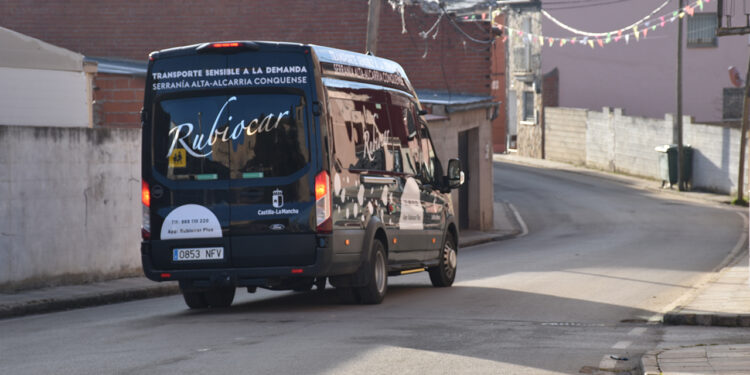 Cerca de 1.900 viajeros avalan el éxito del Transporte a la Demanda Serranía Alta-Alcarria conquense en los primeros seis meses Cerca de 1.900 viajeros avalan el éxito del Transporte a la Demanda Serranía Alta-Alcarria conquense en los primeros seis meses