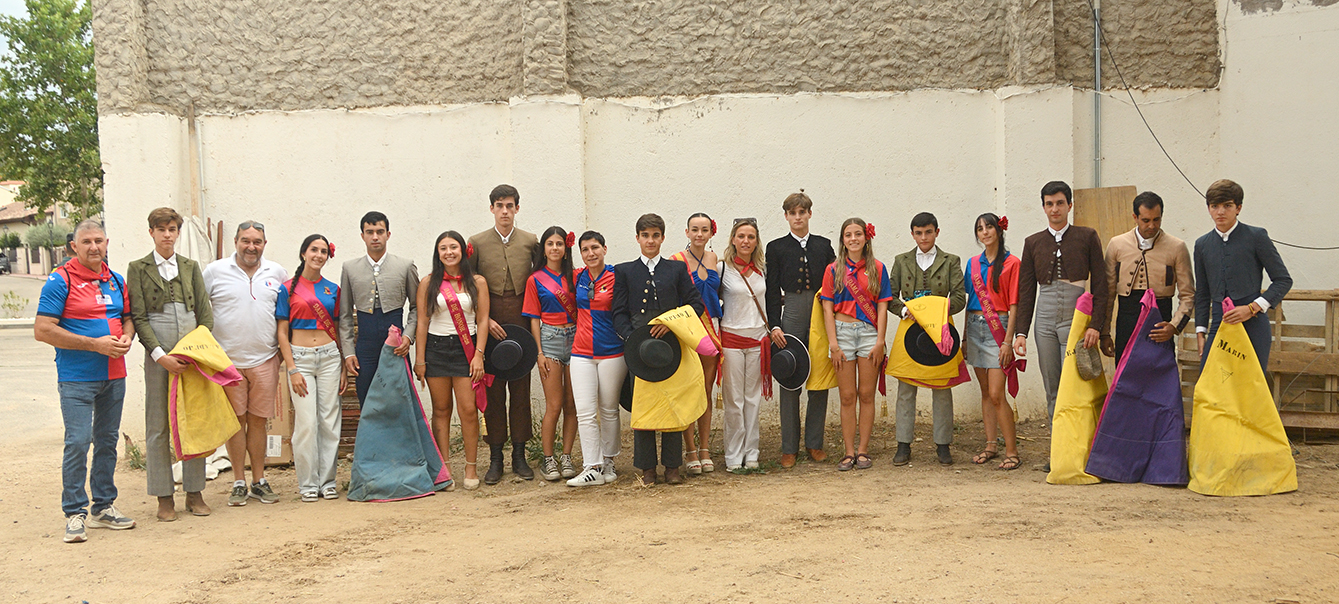 Clase práctica de la Escuela Taurina de Guadalajara en la plaza de Las Cruces de Sigüenza