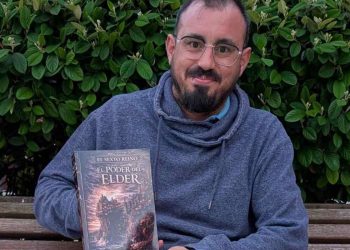De los murales de Villalba del Rey a la novela fantástica: Alberto Alcocer lanza ‘El poder del Élder’