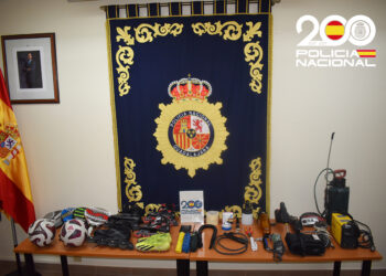 Dos detenidos en Guadalajara tras una persecución policial en un coche robado lleno de herramientas Dos detenidos en Guadalajara tras una persecución policial en un coche robado lleno de herramientas