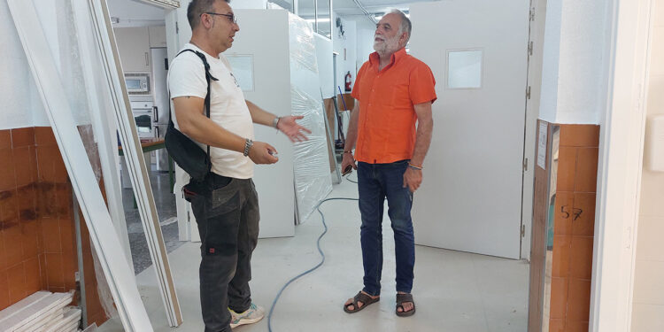 El Centro de Educación Especial Pedro Solís de Guadalajara renueva sus accesos y suelos con 110.000 euros El Centro de Educación Especial Pedro Solís de Guadalajara renueva sus accesos y suelos con 110.000 euros