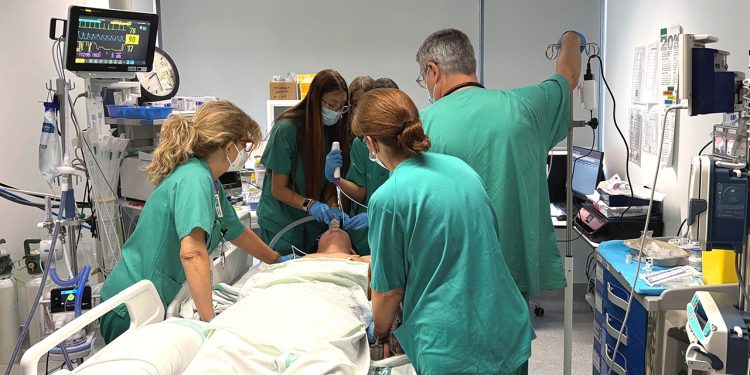 El Hospital de Guadalajara incorpora una endoscopia del sueño para tratar la apnea sin derivar pacientes El Hospital de Guadalajara incorpora una endoscopia del sueño para tratar la apnea sin derivar pacientes
