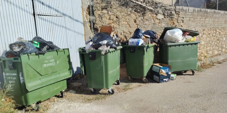El PP denuncia el colapso de la recogida de residuos en pueblos de la Alcarria conquense tras el cierre de las plantas de transferencia El PP denuncia el colapso de la recogida de residuos en pueblos de la Alcarria conquense tras el cierre de las plantas de transferencia