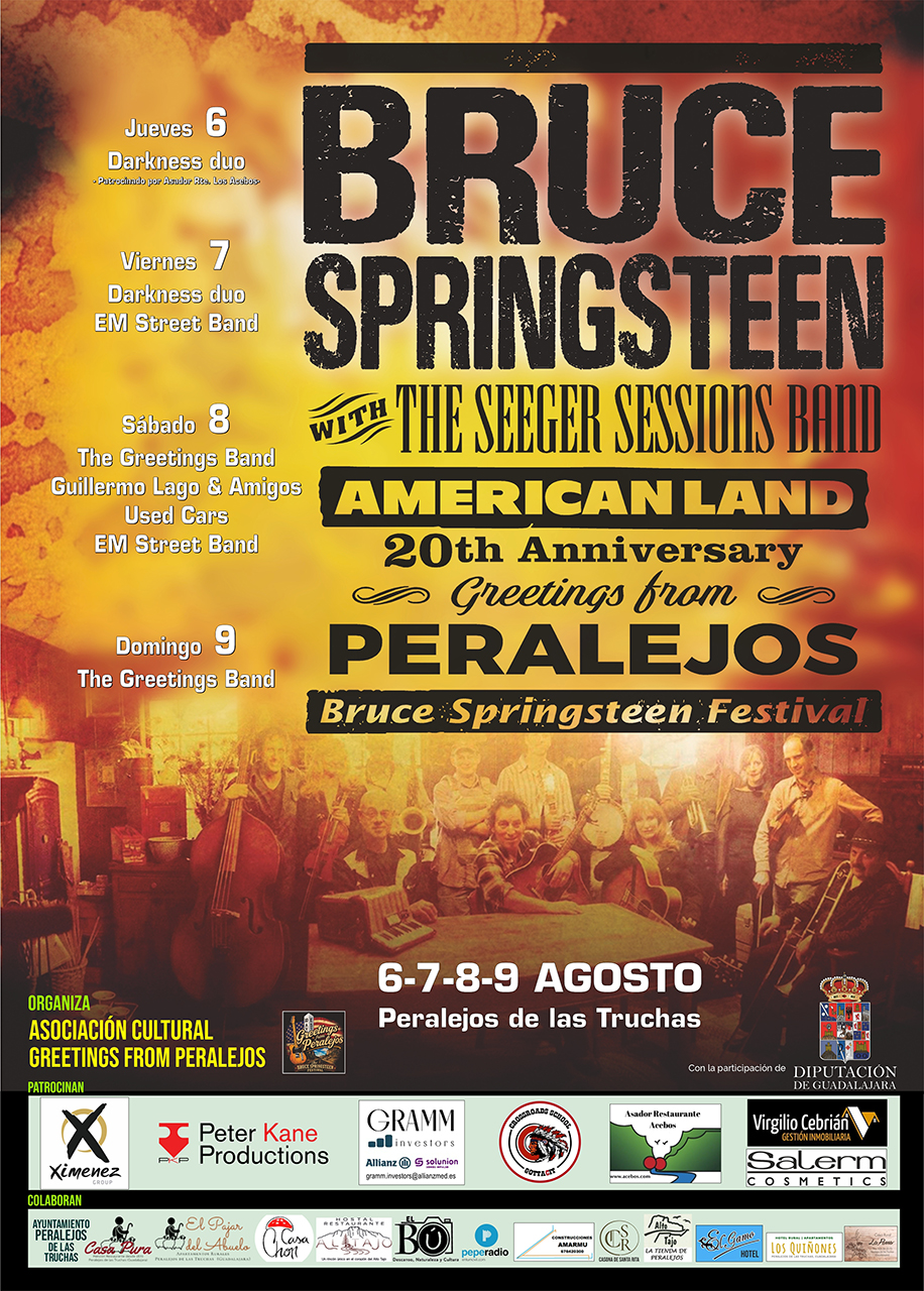 El festival de Bruce Springsteen en Peralejos de las Truchas se amplía a cuatro días para celebrar 'The Seeger Sessions' 1 La localidad guadalajareña de Peralejos de las Truchas volverá a convertirse en el epicentro nacional de los seguidores de Bruce Springsteen entre el jueves 6 y el domingo 9 de agosto. La organización del festival 'Greetings from Peralejos' ha anunciado la programación de este año, que como principal novedad amplía su duración arrancando un día antes de lo habitual para celebrar el vigésimo aniversario del disco y la gira 'The Seeger Sessions'.El cartel de esta edición destaca por el debut de la EM Street Band, una formación madrileña de trece componentes seleccionada expresamente por la organización por su capacidad para recrear el sonido folk y de raíces de aquella etapa del artista. La banda actuará a la medianoche tanto del viernes como del sábado. Junto a ellos, repetirán sobre el escenario de la localidad grupos ya conocidos por el público como el dúo valenciano Darkness, The Greetings Band en las jam sessions matinales, Guillermo Lago y amigos desde Sevilla, y los malagueños Used Cars.Además de los conciertos y las tradicionales comidas populares del fin de semana, el evento servirá como plató audiovisual. El director Arturo Dueñas aprovechará el festival para rodar nuevas imágenes destinadas a su próximo documental, destacando la filmación prevista para el sábado por la noche, cuando registrará en directo el estreno de una canción compuesta específicamente para el festival.La consolidación de esta cita musical refuerza el estrecho vínculo histórico entre el municipio del Alto Tajo y el músico de Nueva Jersey. Desde sus inicios, y tras el obligado parón de dos años por la pandemia que culminó con su regreso al formato presencial en 2022, el 'Greetings from Peralejos' se ha mantenido como el único festival en España dedicado íntegramente a Springsteen. Su crecimiento constante, que ya le llevó a celebrar su décima edición en el año 2024, discurre en paralelo a la intensa actividad de la Asociación Cultural Greetings from Peralejos. Esta entidad local ha cobrado gran relevancia mediática en repetidas ocasiones por impulsar de manera oficial y con cientos de miles de apoyos la candidatura del artista estadounidense al Premio Princesa de Asturias de las Artes.