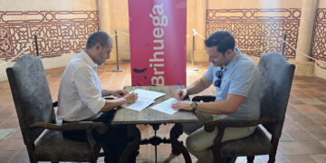 Firmado el contrato para culminar la construcción del nuevo pabellón polivalente de Brihuega