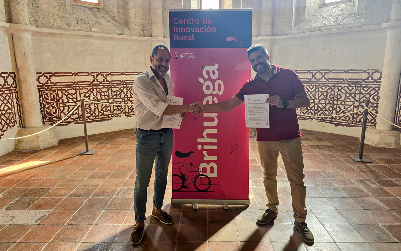 Firmado el contrato para la pavimentación de las calles Cacharrerías y San Juan de Brihuega Firmado el contrato para la pavimentación de las calles Cacharrerías y San Juan de Brihuega