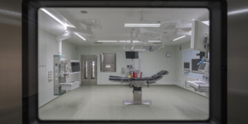 La Unidad de Neurocirugía en Cuenca ya tiene quirófano reservado y 2,2 millones para equiparlo