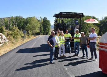 Huélamo estrena carretera: el Gobierno regional asfalta 13 kilómetros en la Serranía de Cuenca con dos millones