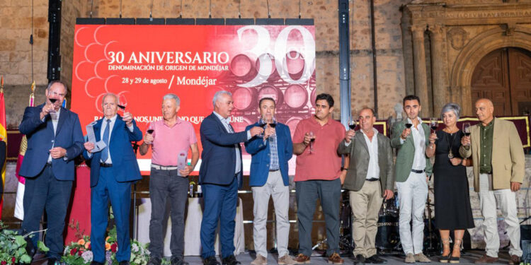 José Luis Vega: “Tenemos que apoyar a la D.O. Mondéjar en el relevo generacional y ante la competitividad del sector”