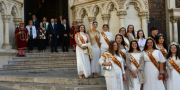 La Corporación municipal encabezada por Dolz y la Corte de Honor honran a San Julián en la eucaristía de la Catedral