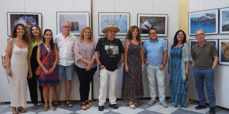 La Diputación de Cuenca acoge la exposición fotográfica “Donde florece la luz” hasta el 14 de septiembre La Diputación de Cuenca acoge la exposición fotográfica “Donde florece la luz” hasta el 14 de septiembre