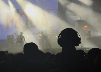 La M.O.D.A. y Ultraligera colapsan el Paseo del Ocio en la noche más potente del Festival Gigante