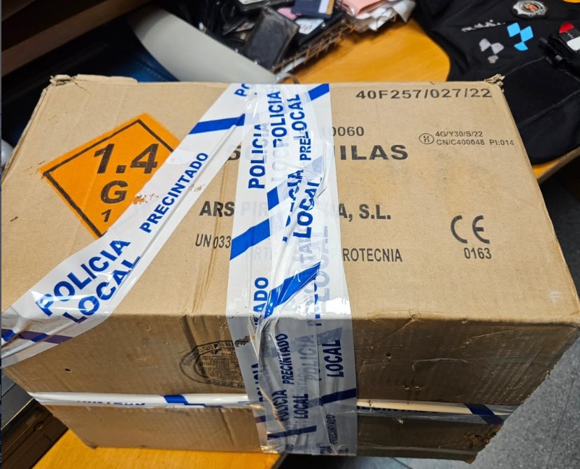 La Policía Local de Cuenca interviene de forma preventiva material pirotécnico para evitar su venta a menores La Policía Local de Cuenca interviene de forma preventiva material pirotécnico para evitar su venta a menores