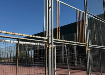 La alcaldesa de Taracena denuncia “la dejadez de Guarinos” y le reclama la reparación de las instalaciones deportivas y parques infantiles