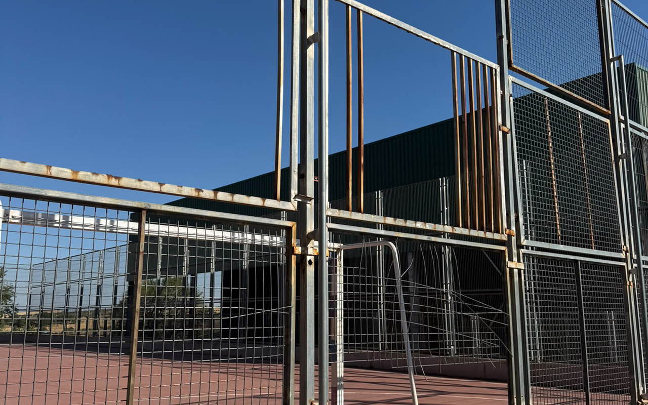 La alcaldesa de Taracena denuncia “la dejadez de Guarinos” y le reclama la reparación de las instalaciones deportivas y parques infantiles La alcaldesa de Taracena denuncia “la dejadez de Guarinos” y le reclama la reparación de las instalaciones deportivas y parques infantiles